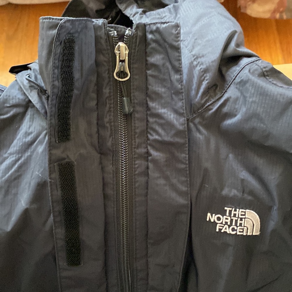 The North Face windbreaker - Picture 4 of 6